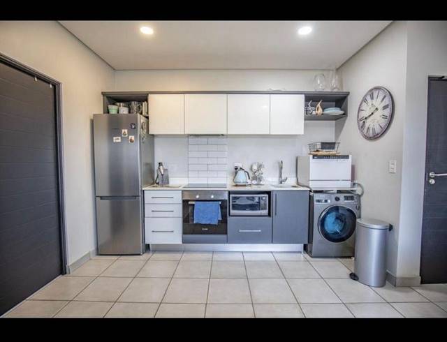 1 BEDROOM APARTMENT FOR SALE IN MENLO PARK
